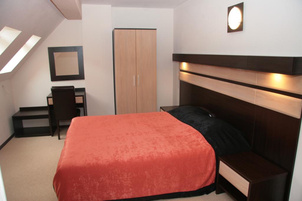 Hotel Byalo More バニテ 部屋 写真