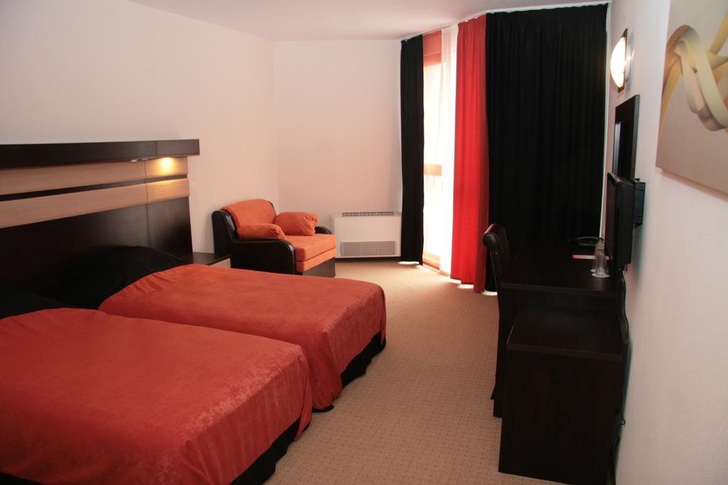 Hotel Byalo More バニテ 部屋 写真