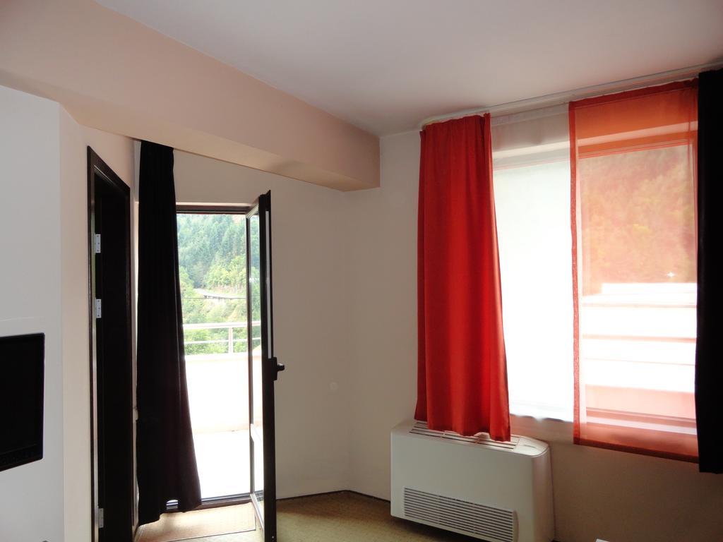 Hotel Byalo More バニテ 部屋 写真